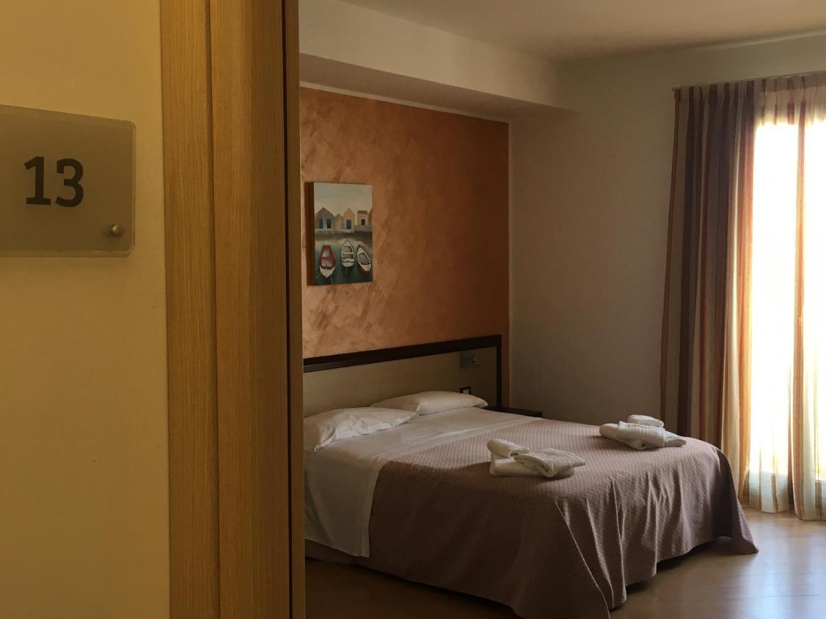 Albergo Perseo Portopalo Di Capo Passero Exterior foto
